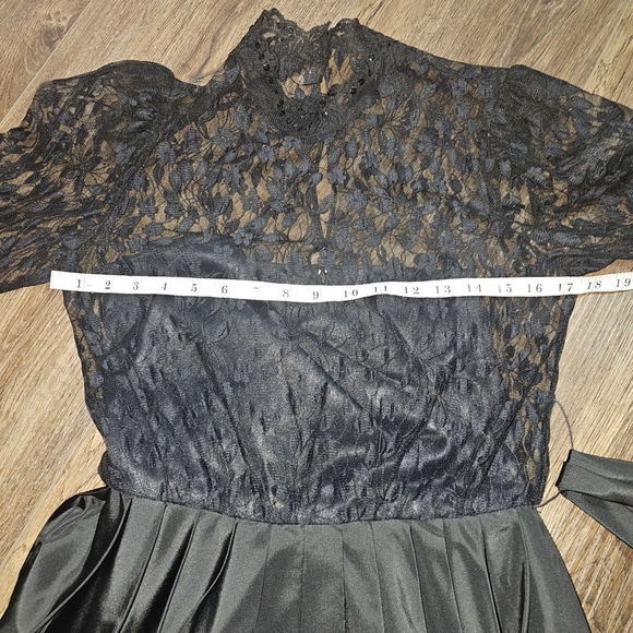 Vintage The Gilberts for Tally NY Black Lace & Taffeta Bubble Hem Cocktail Dress - Picture 15 of 16